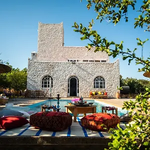 Les Jardins Fleuris 4 Bedrooms Villa